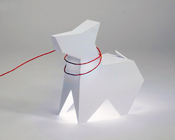Лампа «Trololo» в виде прелестного щенка от дизайнера Egle Stonkute