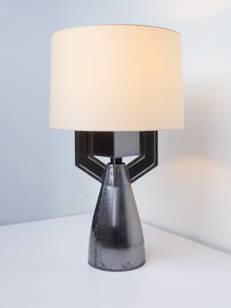 «Megaton Table Lamp»