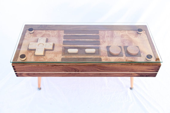 Журнальный столик в виде пульта управления для приставки «Nintendo»