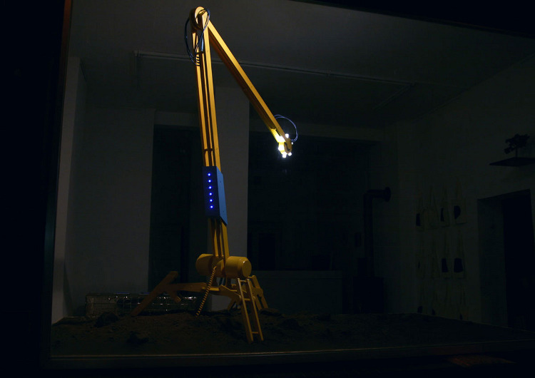 Скульптурное освещение: Лампа «The Worker»
