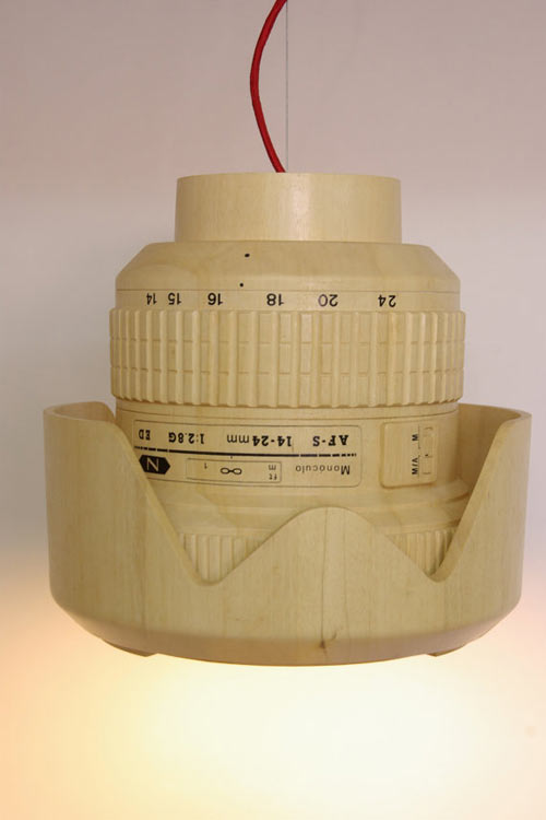 Подвесной светильник-объектив от студии «Monoculo Design Studio»