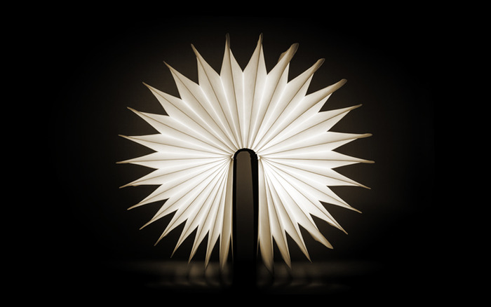 «Lumio»: Портативный светильник, который складывается как книга (видео)