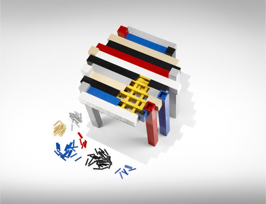Журнальный столик «Lego Histogram 2.0» из элементов конструктора Lego от студии «Nucleo»