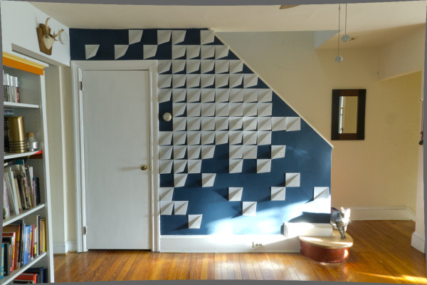 «пиксельный» рисунок на стене с помощью панелей из войлока