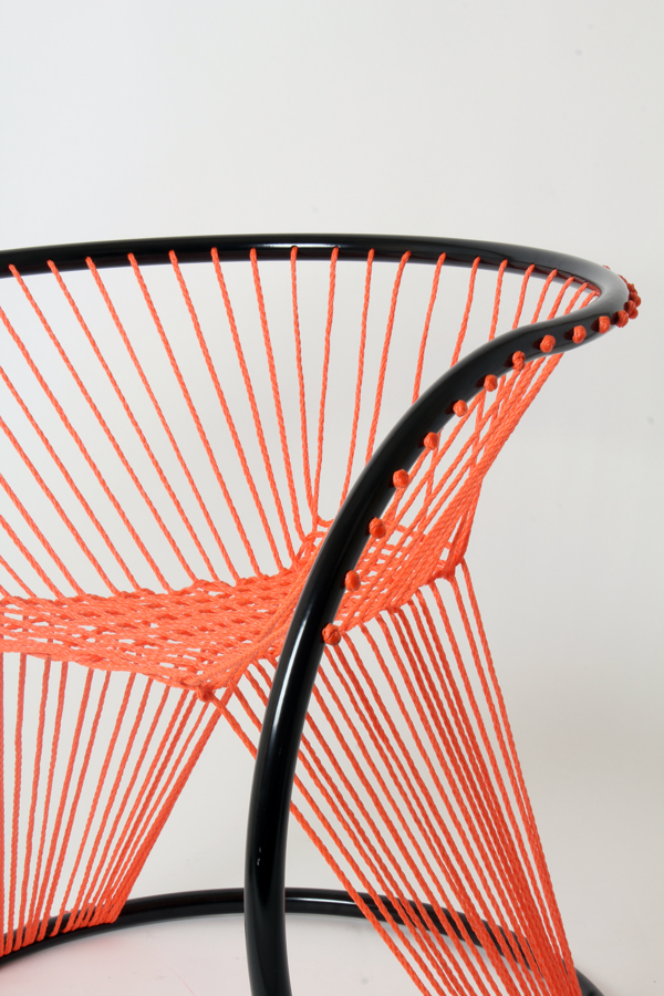 Яркий и сложный стул «Maya» от дизайнера Арья Альфьери (Arya Alfieri)