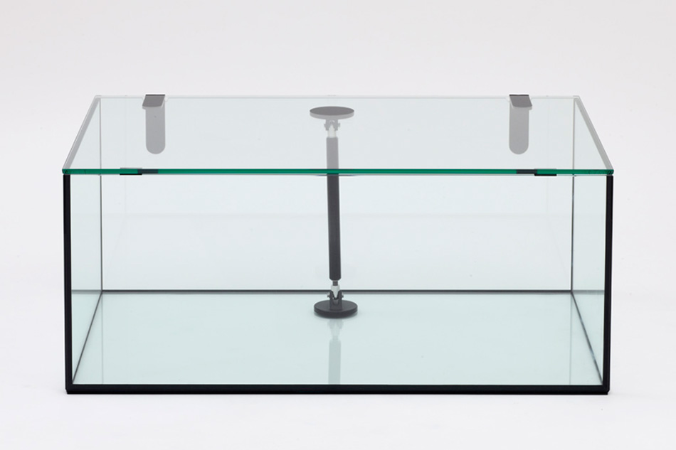 Мебель из стекла с движущимися элементами от дизайнера Константина Грчик (Konstantin Grcic)