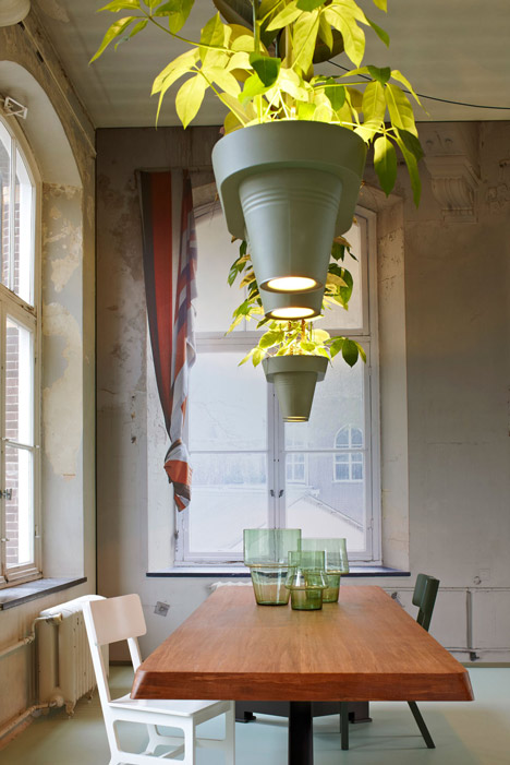 «Bucketlight»: сочетание цветочных горшков, светильника и удлинителя от дизайнера Родерик Вос (Roderick Vos)