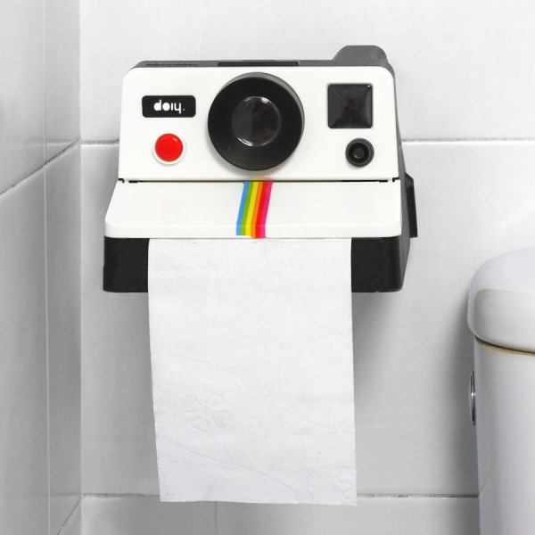 Держатель туалетной бумаги «PolaRoll» в виде классической камеры «Polaroid»