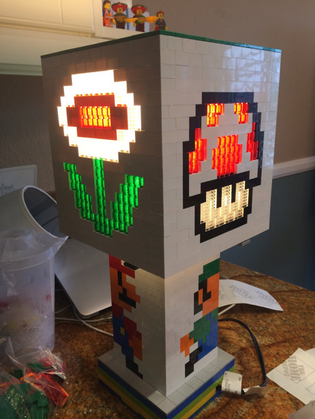 Впечатляющая лампа из «Лего» в стиле игры «Super Mario»