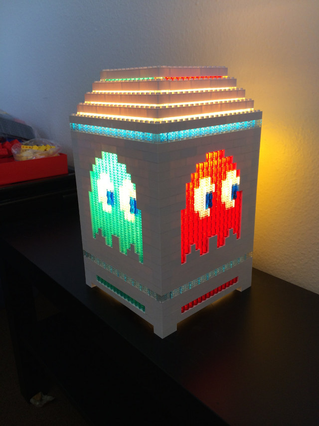 Впечатляющая лампа из «Лего» в стиле игры «Super Mario»